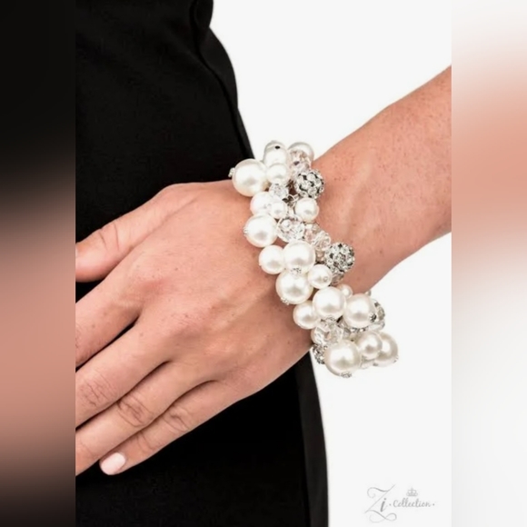 Paparazzi Couture Celebrator Zi Collection Bracelet - Picture 2 of 3